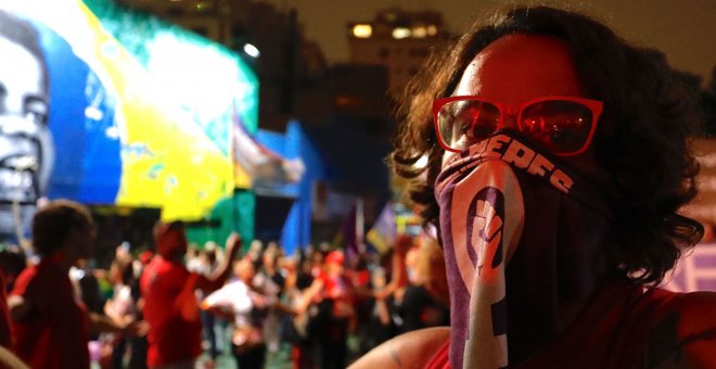 Las mujeres brasileñas toman las calles en protesta por el ascenso de Bolsonaro