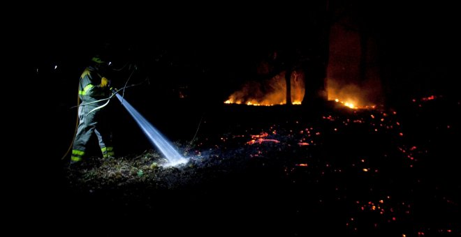 Regresan a sus domicilios los vecinos evacuados por el incendio en Mondariz