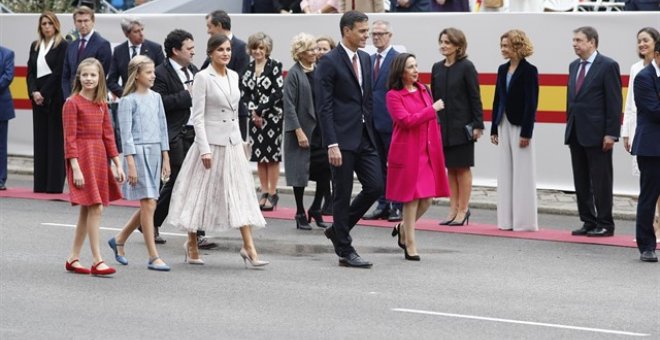 Pedro Sánchez, pitado y abucheado a su llegada al desfile