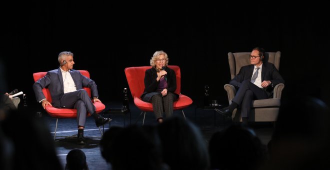 Carmena: “La política es un teatro, a veces la confrontación es irreal”