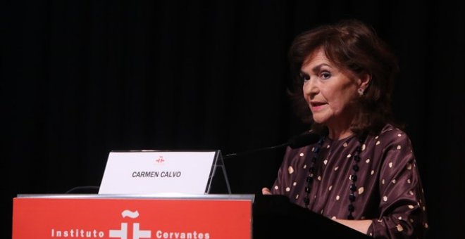 Carmen Calvo, a Sánchez-Albornoz: "A escasos meses de exhumar a Franco, te necesitamos"