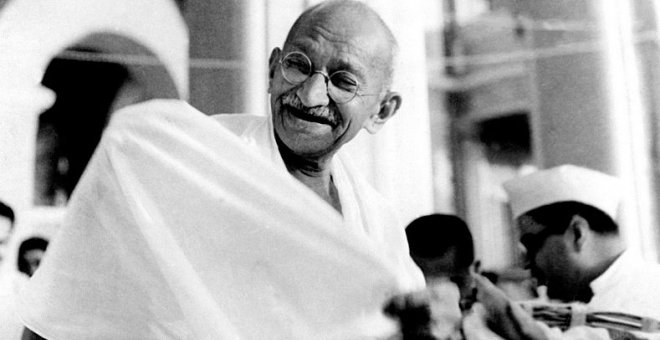 Ghana retira una estatua de Gandhi por considerarlo racista