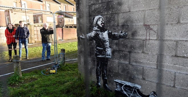 Banksy regala a un pueblo industrial galés un mural navideño