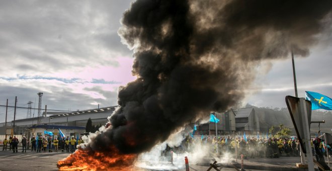 Más de 2.000 personas piden en Avilés sanciones para Alcoa y su intervención