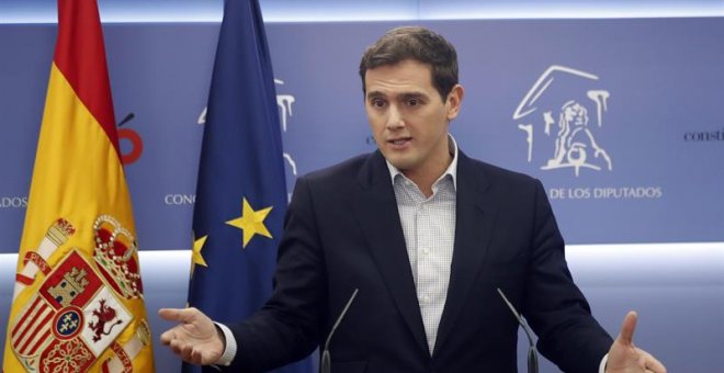 Rivera asegura que no ha habido un acuerdo con Vox en Madrid y que en la Mesa están los partidos con "mayor representación"