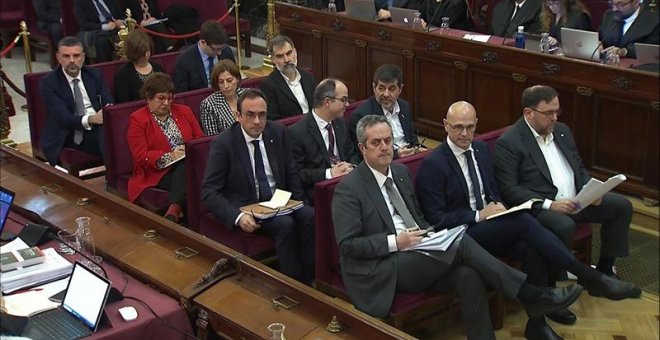 Un guàrdia civil que va registrar Economia el 20-S diu ara que la "massa" va intentar tirar avall les portes de la Conselleria