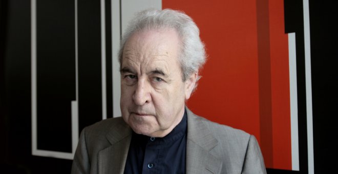 John Banville: "¿Por qué hay un consumo tan alto de ficción negra? Porque cada quince minutos tendremos nuestra dosis de violencia"