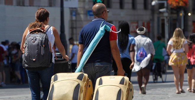 Cómo prohibir los pisos turísticos en tu edificio... y cuánto te va a costar