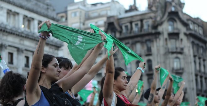 Obligada a dar a luz una niña argentina de 11 años violada por la pareja de su abuela