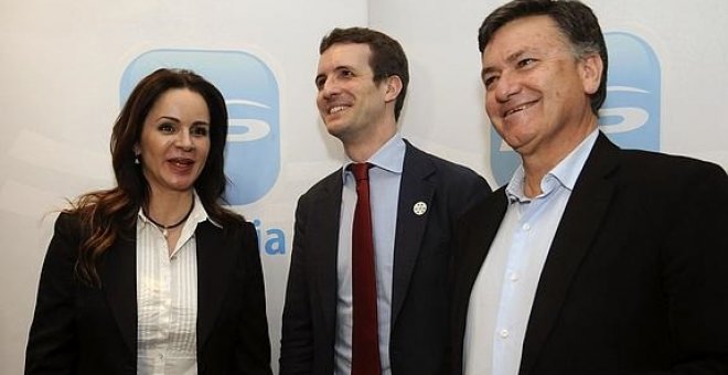 Casado corre a respaldar a su líder en Castilla y León ante la crisis interna del partido