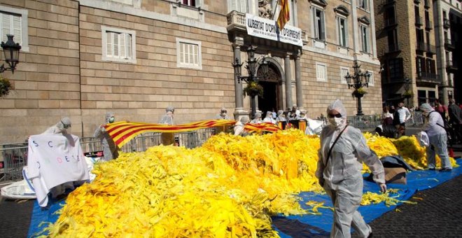 El Supremo rechaza la petición de Torra de suspender de urgencia la retirada de los lazos