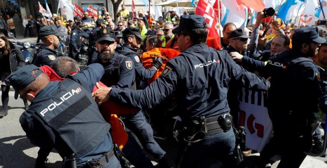 Detenido un trabajador de Alcoa tras los altercados en la protesta frente al Congreso