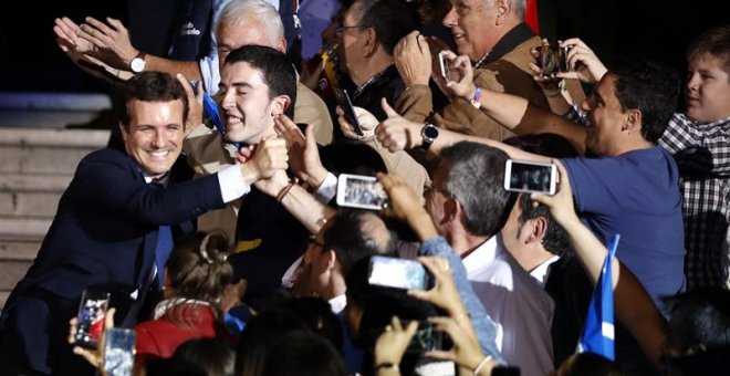 El PP carga contra Cs y Vox en el cierre de campaña consciente de la división del voto