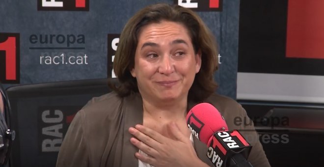 Colau admet entre llàgrimes que s'ha plantejat deixar la política: "Penso en els meus fills"