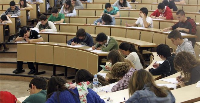 Tan solo un 43% de los universitarios tienen trabajo un año después de graduarse