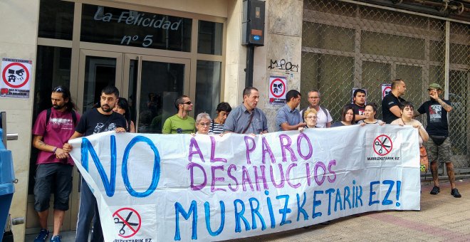 Consiguen paralizar el desahucio de una víctima de violencia machista en Barakaldo