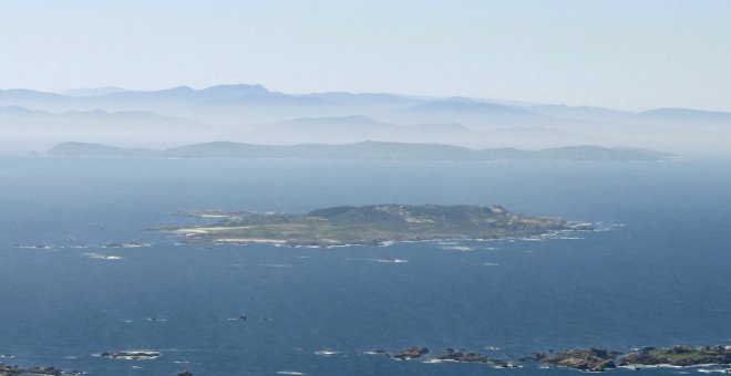 Dos décadas de vertidos generan una montaña submarina de fango en un área protegida de las Rías Baixas