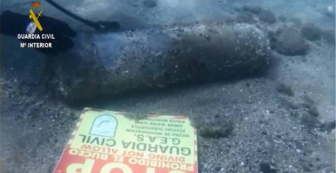 Detonada a 45 metros bajo el mar la bomba hallada en una playa de Barcelona