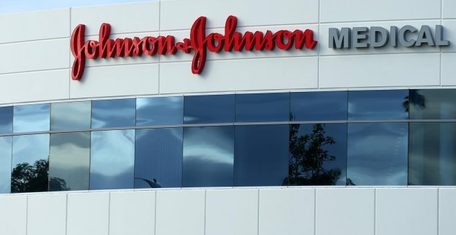 Un juez obiga a J&J a pagar 515 millones por la crisis de los opiáceos en EEUU