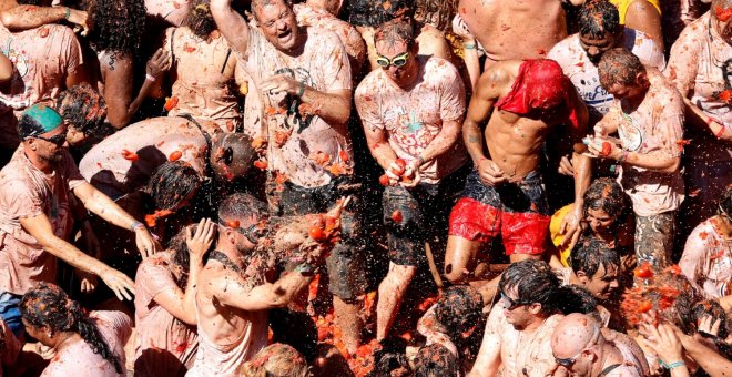 La primera Tomatina pospandemia se prepara para la "batalla" con 130 toneladas de tomate