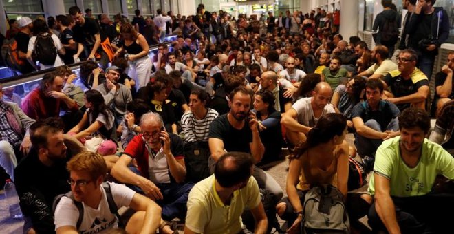 El Tsunami Democràtic es reafirma en l'estratègia de la “no violència” i anuncia noves convocatòries “aviat”