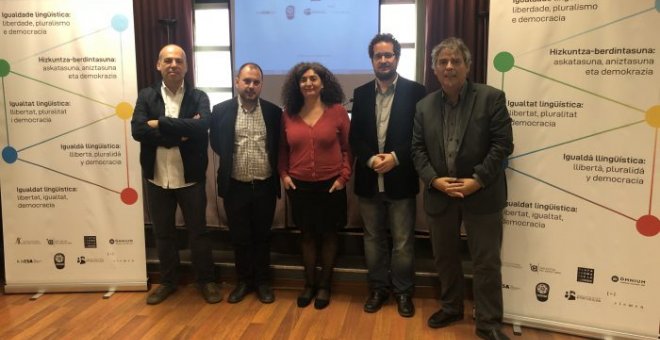 Front ampli en defensa del català, el basc, el gallec i l'asturià davant l'onada "homogeneïtzadora" en castellà