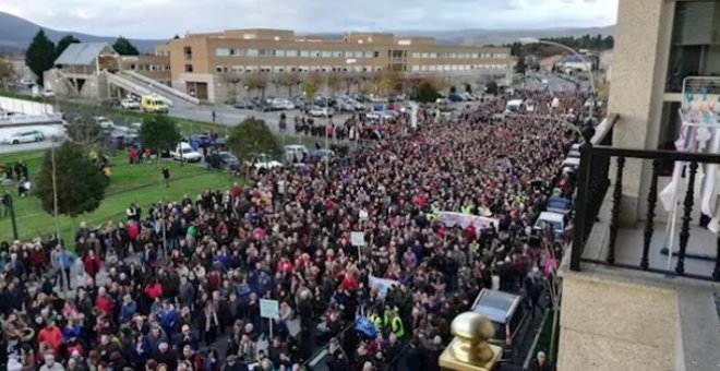 Masiva manifestación en Verín (Ourense) de las embarazadas contra el cierre del paritorio comarcal