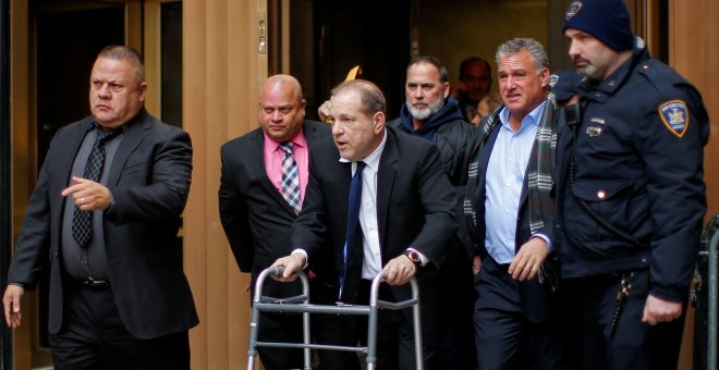 Weinstein cierra un preacuerdo con las víctimas de 25 millones, que no pagará de su bolsillo