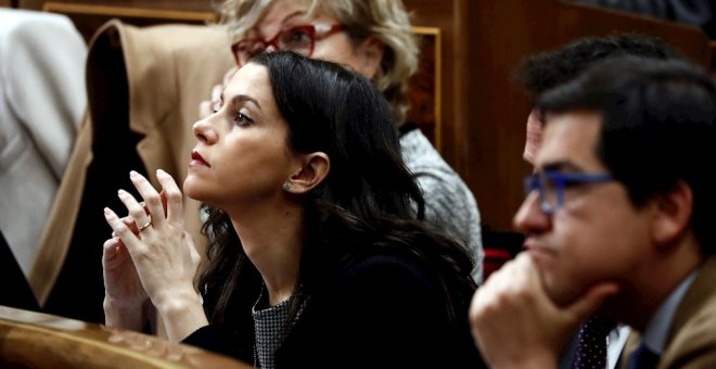 Arrimadas ningunea a los críticos y pide a la gestora de Cs que decida si se une al PP