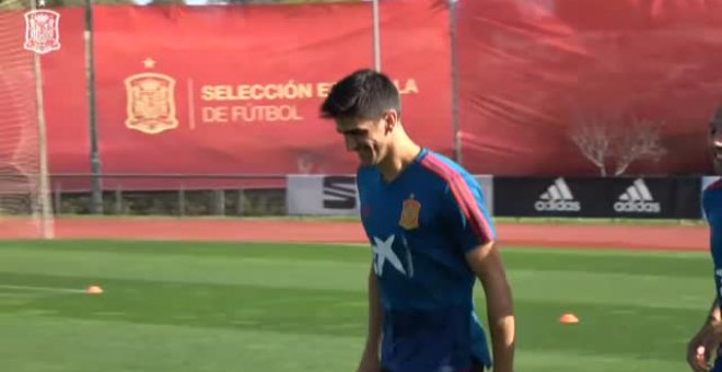 Segundo entrenamiento de la selección para preparar el partido contra Noruega