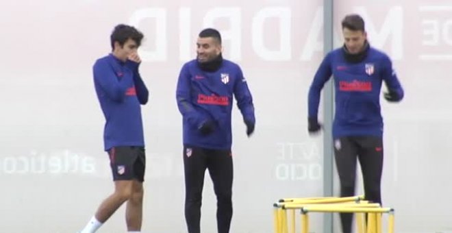 Simeone prueba con Camello en el once