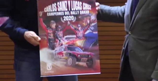 Carlos Sainz y Lucas Cruz homenajeados por la Comunidad de Madrid