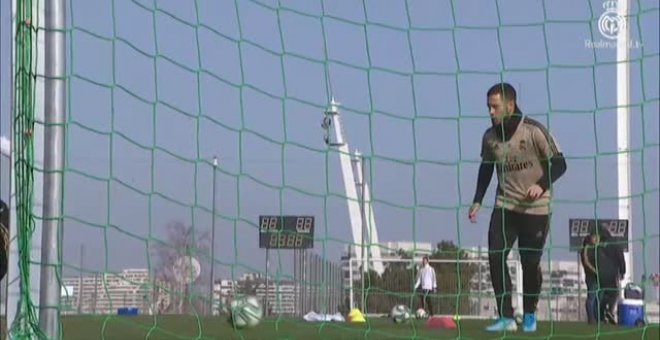 Hazard ya toca balón en el entrenamiento del Real Madrid