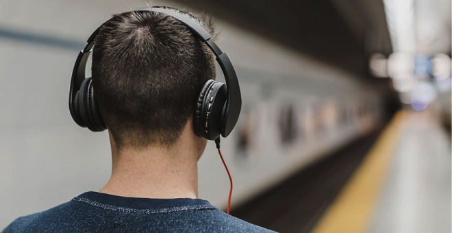 ¿En qué se diferencian unos auriculares de 300 euros de los que regalan en el autobús?