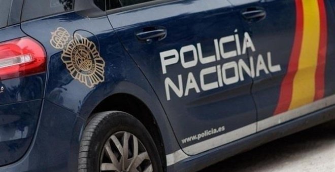 Detenido por retener en su casa a una prostituta, que quiso huir por la ventana