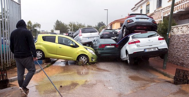 Las lluvias anegan viviendas y carreteras en Málaga, declarada en alerta naranja