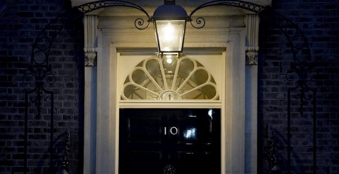 Plantón en bloque de la prensa a Downing Street por vetar a un grupo de periodistas