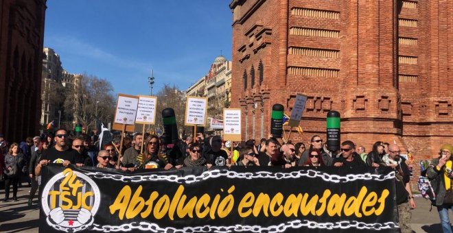 Arrenca el judici contra 13 activistes dels CDR per protestar davant el TSJC