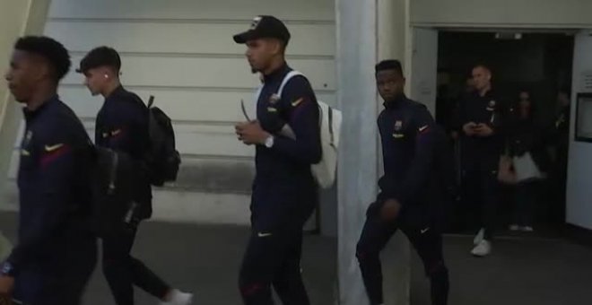 Los jugadores del Barça llegan al aeropuerto de Bilbao