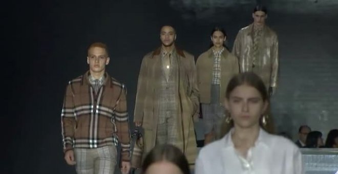 Bella Hadid, Gigi Hadid y Kendall Jenner, protagonistas del desfile de Burberry