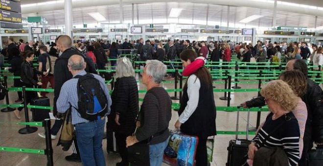 Rompe con las interminables colas en la T-1 de El Prat