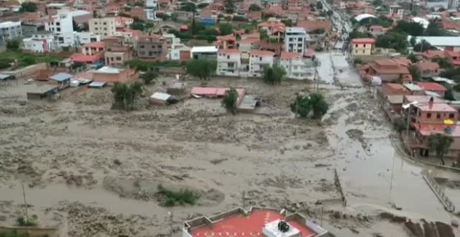 Las lluvias torrenciales causan graves inundaciones en la localidad boliviana de Tiquipaya