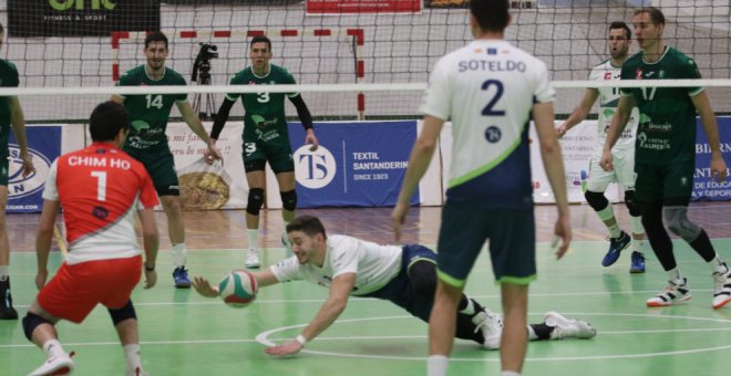 Derrota del Voley Textil Santanderina ante el Unicaja Costa de Almería