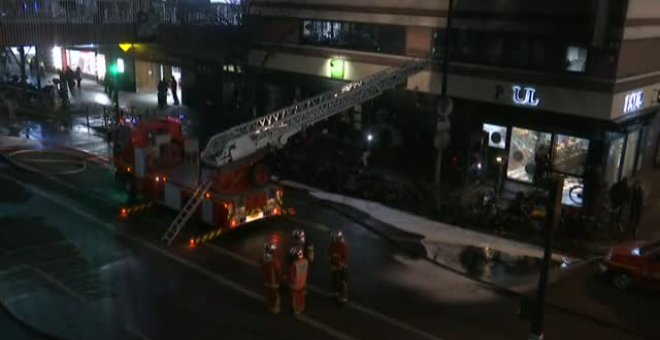 La policía evacúa una estación de metro por un incendio en París