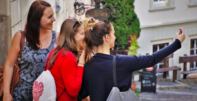 Profesores cuentan sus experiencias en redes sobre los viajes de estudios: "He estado cuatro días en Roma contando las horas que me quedaban para volver a mi casa"