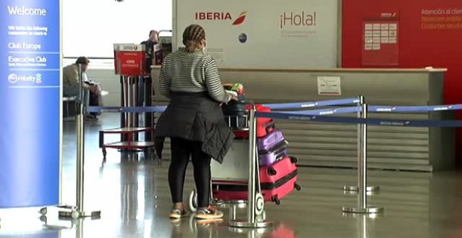 El Ejército se despliega en el aeropuerto de Loiu para su desinfección