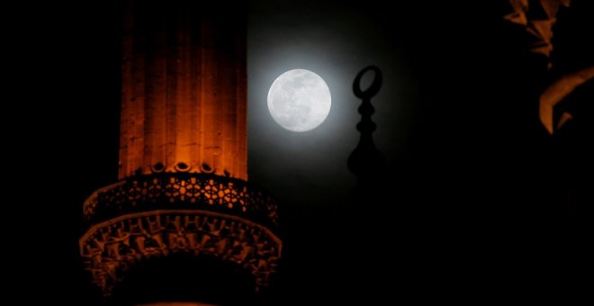 La superluna rosa se verá desde el confinamiento