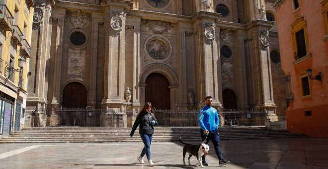 Las celebraciones religiosas de Semana Santa en el punto de mira tras desalojar la Catedral de Granada donde 20 feligreses asistían a una misa