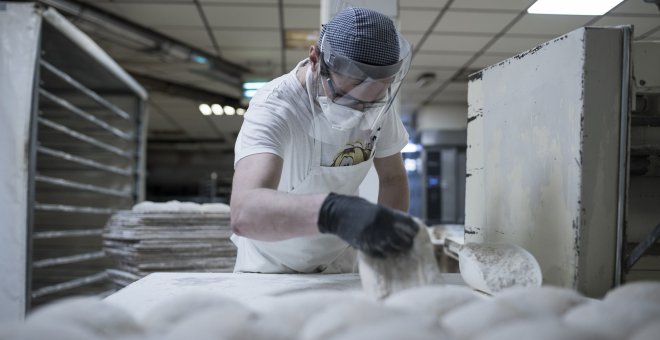 ​¿Qué mascarilla tengo que utilizar? ¿Higiénica o quirúrgica? Consumo lanza una guía con recomendaciones