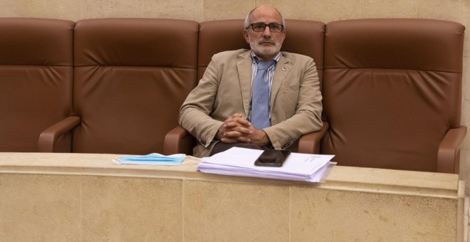 El consejero de Sanidad pide disculpas por sus declaraciones sobre las residencias de mayores